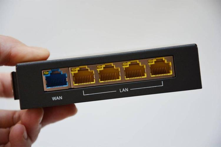 蒲公英R300A 4G上网与智能组网，解锁工业级4G智能设备新体验